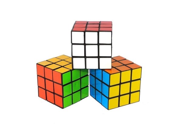 BRINQUEDO EM PLASTICO CUBO COLORIDO- TAM 6,5X6,5X6,5